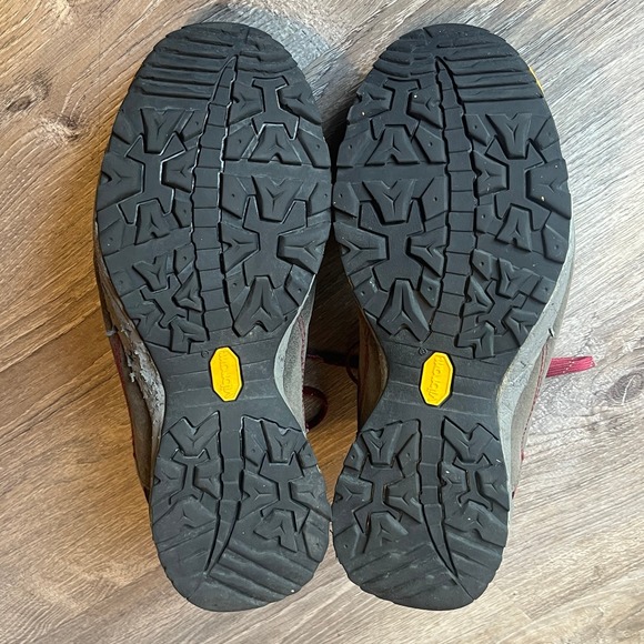 Treseta Indigo Waterproof Low Hiking Shoe Gray Red Vibram Men 9.5 UK 8.5 EU 42.5 - Picture 8 of 8